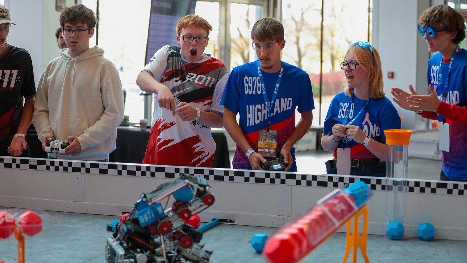 An alliance competes at the LAUNCH Signature Event.