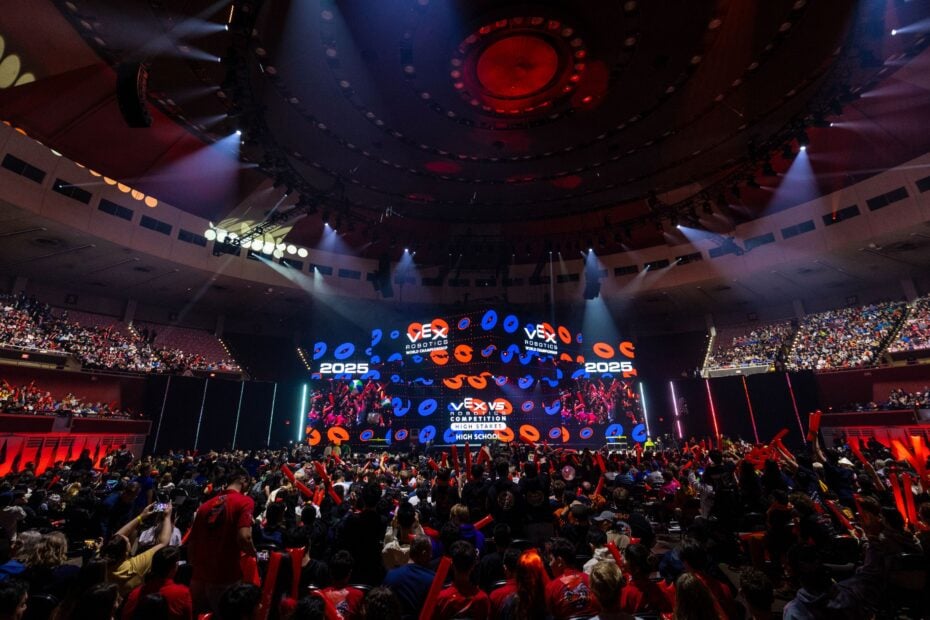 An image from the VEX Dome of the crowd cheering during finals.